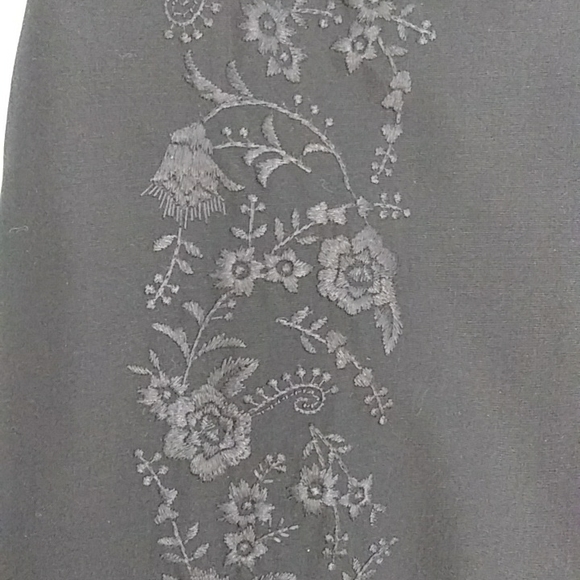 Banana Republic 100% wool shell, black embroidered skirt. Size 6 - Picture 5 of 8